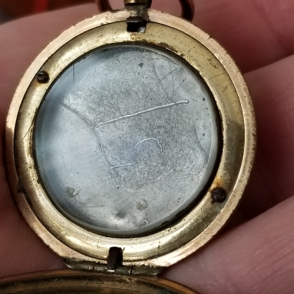 Relisted -Antique Victorian Locket gold tone lake house scene 1800s vintage - Picture 7 of 13